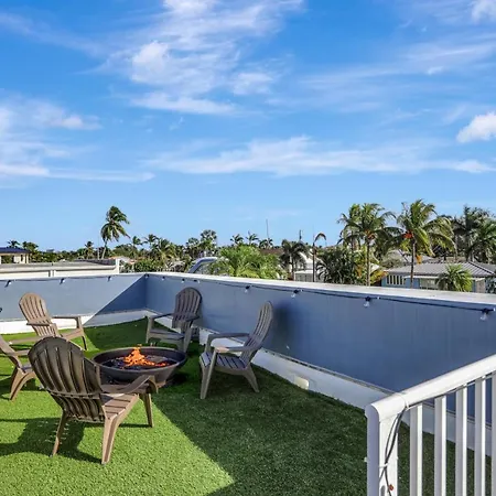 3Br Waterfront Villa With Heated Pool And Spa